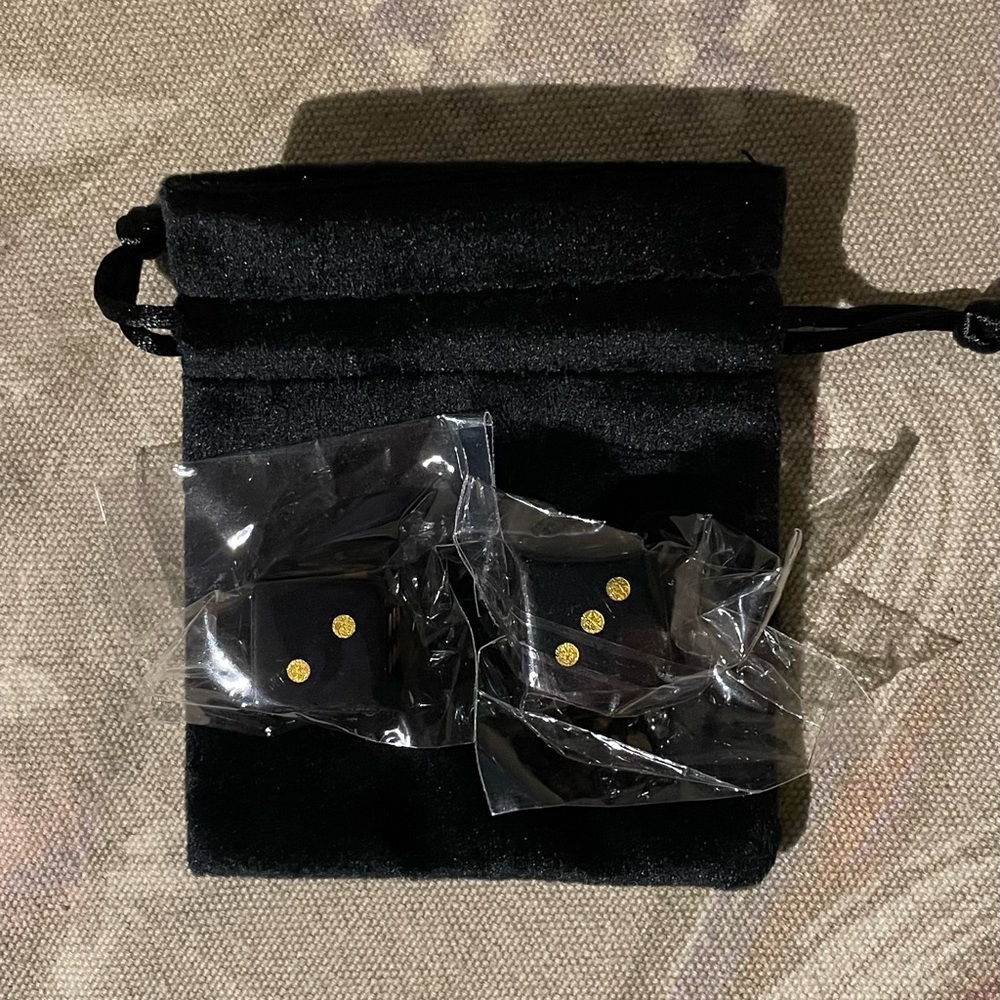 Obsidian Dice w/velvet pouch